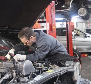 100-Point Service and Computerised Diagnostic Test for Saloon Car or SUV at AL Barq Auto Maintenance Workshop (50% Off) Automotive Services Shop Online at Special Price from Dubai Offers