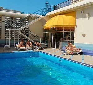 Pool Access for Up to Six at Swimming Pool at 4* Holiday Inn Downtown (Up to 60% Off) Entertainment Offers Shop Online at Special Price from Dubai Offers