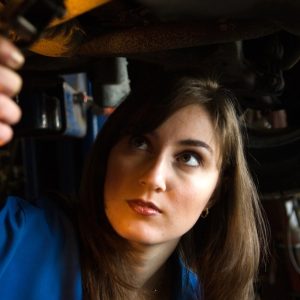 Oil Change CAR Shop Online at Special Price from Dubai Offers