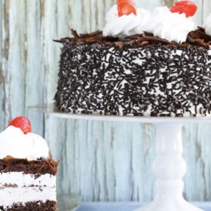 Up To Two Kilograms Of Cake In Choice Of Flavour From Maiya Lounge ♥‿♥ DESSERT Shop Online at Special Price from Dubai Offers