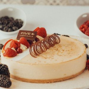Celebrate Big With 1kg–3kg Fresh Takeaway Cakes DESSERT Shop Online at Special Price from Dubai Offers