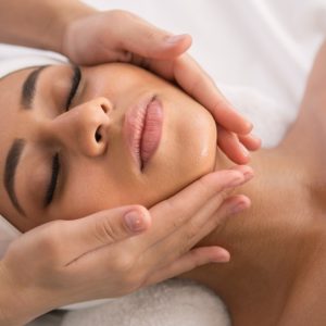 Glowing Skin Awaits With 30 0r 60-Min De-Tan Cleanups & Hydrafacial FACIAL TREATMENTS Shop Online at Special Price from Dubai Offers