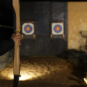 Enjoy Outdoor Archery With 10, 20, Or 50 Arrows In Dubai Men's Shop Online at Special Price from Dubai Offers